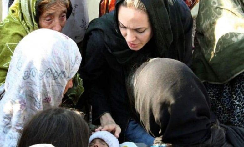 Angelina Jolie travels to Pakistan in hope of raising awareness on floods