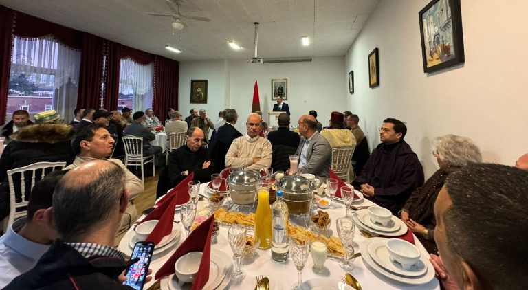 The Kingdom's Consulate in Rotterdam organizes an iftar in honor of the Moroccan community