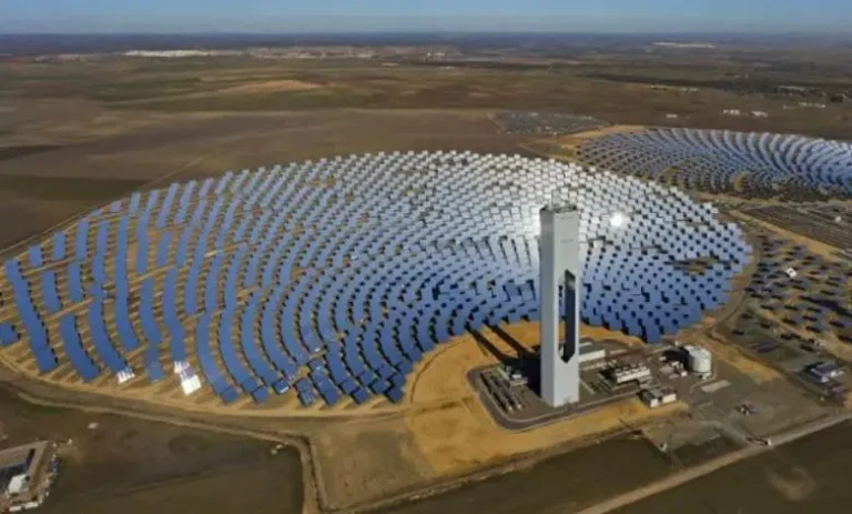 An outage affects the Noor 3 solar power plant and puts it out of service