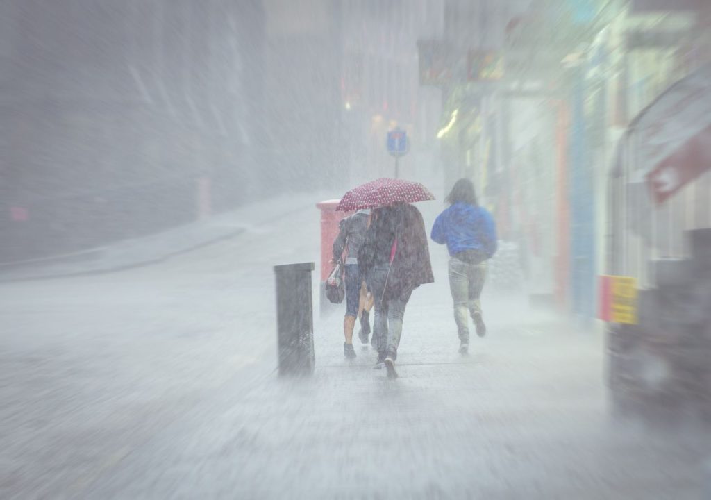 Thunderstorms and strong gusts of wind Sunday in several provinces