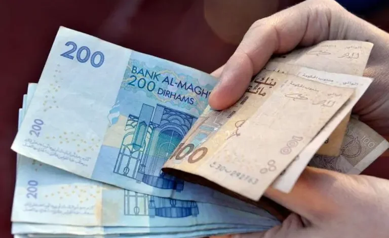 Government approves 1,000 dirham increase in employee salaries