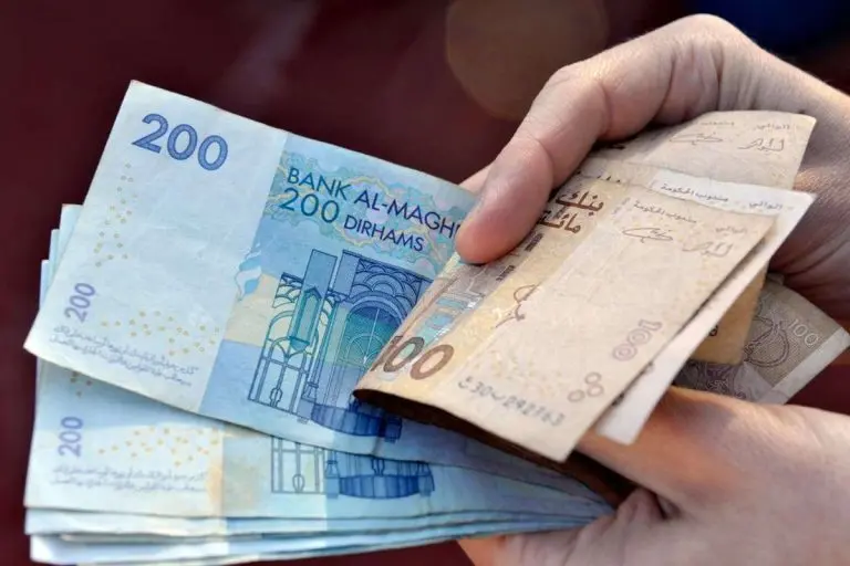 Government approves 1,000 dirham increase in employee salaries