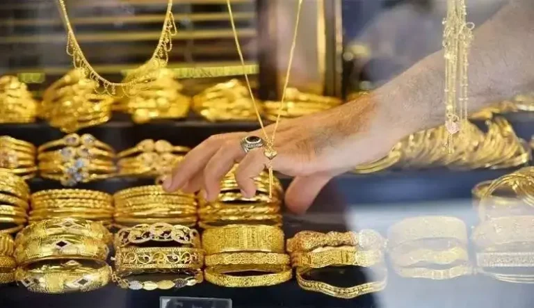 The possibility of interest rate cuts is driving the price of gold to an all-time high.