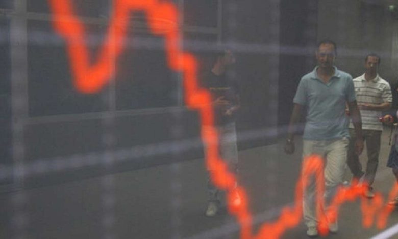 A budget deficit of more than 1.18 billion dirhams at the end of April