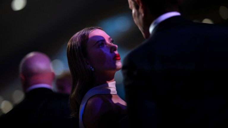 American actress Scarlett Johansson outraged by OpenEye's use of one of her five distinctive voices for its ChatGPT platform.  Details