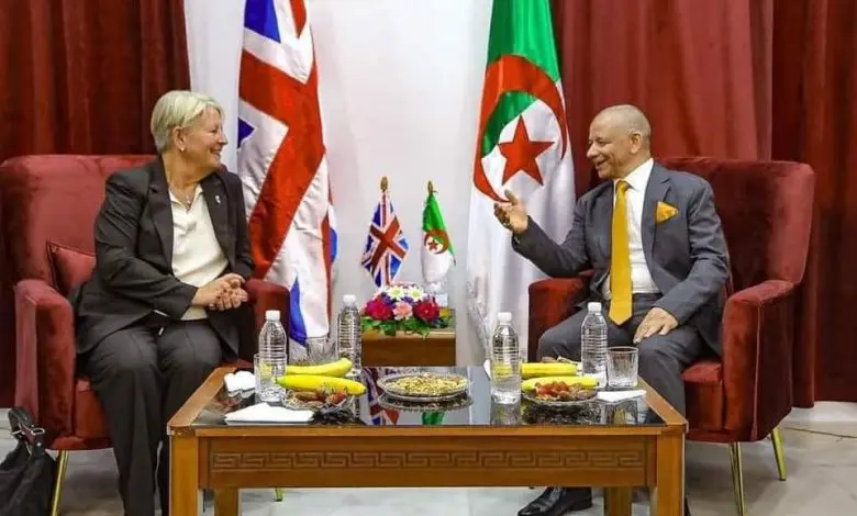 Between mockery and indignation”… An Algerian politician welcomes the British ambassador with “imported” bananas