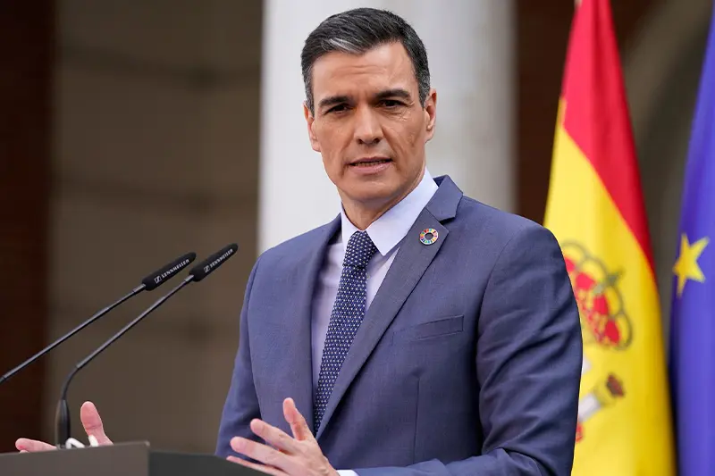 The Spanish Prime Minister announces the official recognition of the State of Palestine by his country.