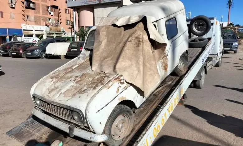 Agadir municipality begins removing abandoned cars from the streets
