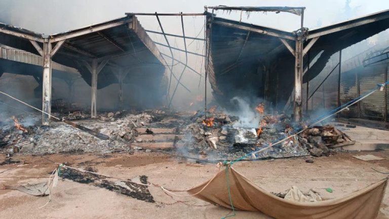 Oujda.. A fire destroys 30 stores in a popular market