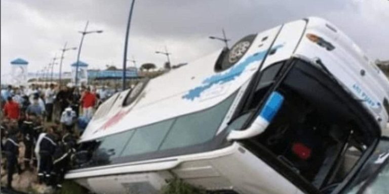 Beni Mellal: A bus carrying passengers overturns, killing one and injuring another