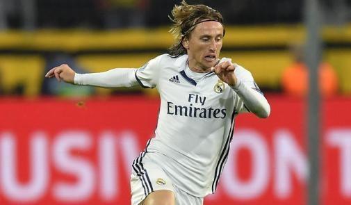 Luka Modric stays at Real Madrid for one more season