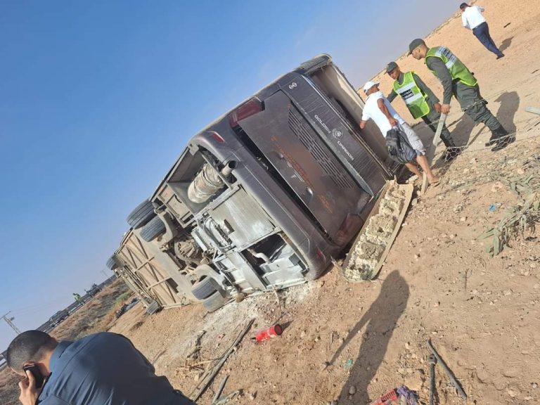 Military bus overturns between Marrakech and Agadir, causing many casualties