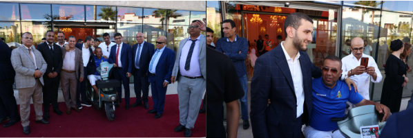 Mohamed Mehdi Bensaid, Minister of Youth, Culture and Communication and President of the Yacoub El Mansour Sports Union honors Aziz Benzahra, President of the AS FAR Supporters Association