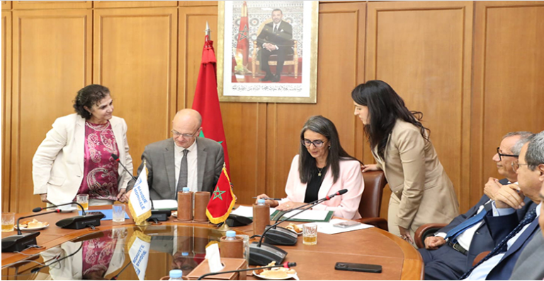 Signing of the financing agreement for the support program for the implementation of the reform of Public Establishments and Enterprises (EEP)