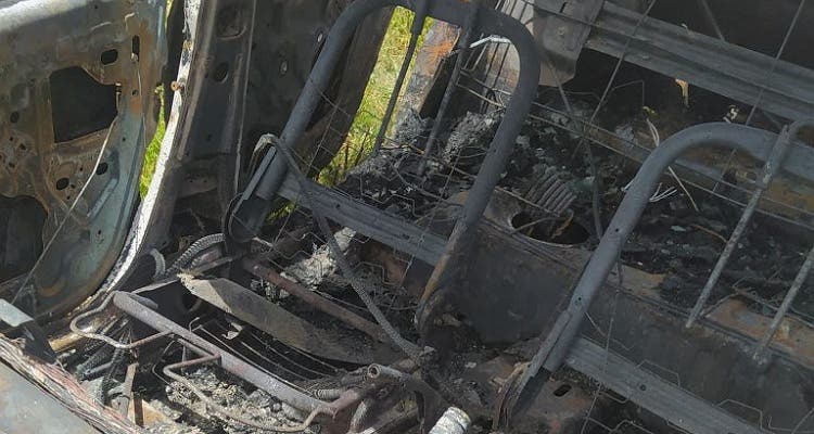 Tétouan.. Un incendie massif dévore une voiture dans la rue principale