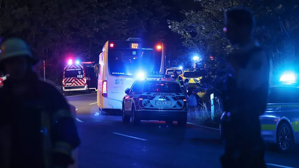 Young woman stabs 5 people on bus in Germany (photos)
