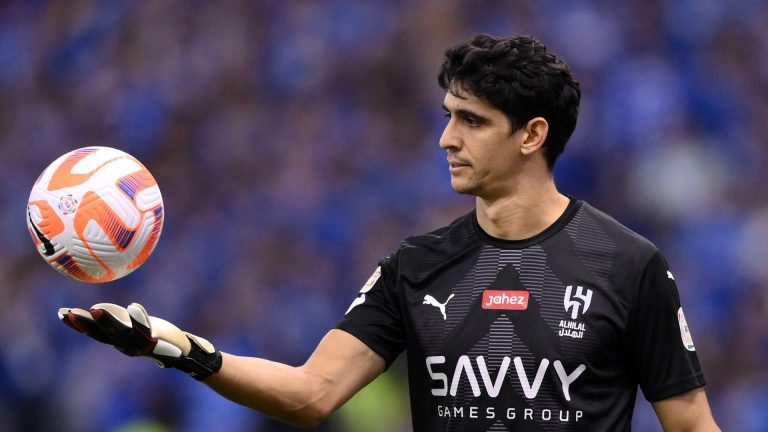 Bono shines with Al Hilal and leads his team to the Saudi Super Cup final
