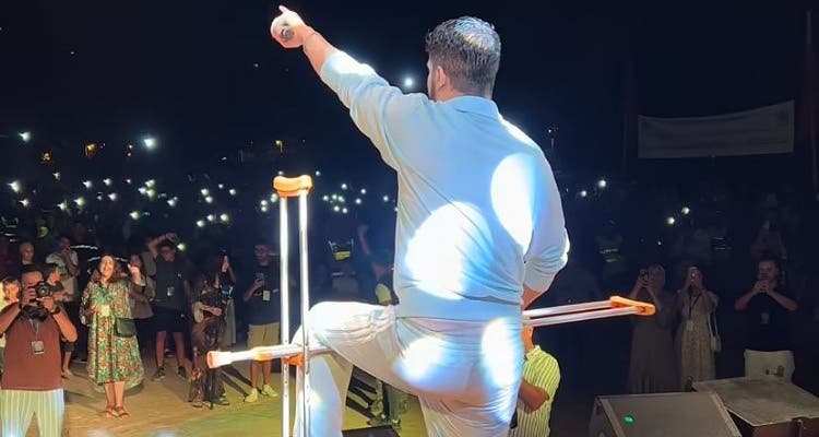 Malgré sa blessure, Rabour Al-Hur donne un concert public au festival Ishmaala