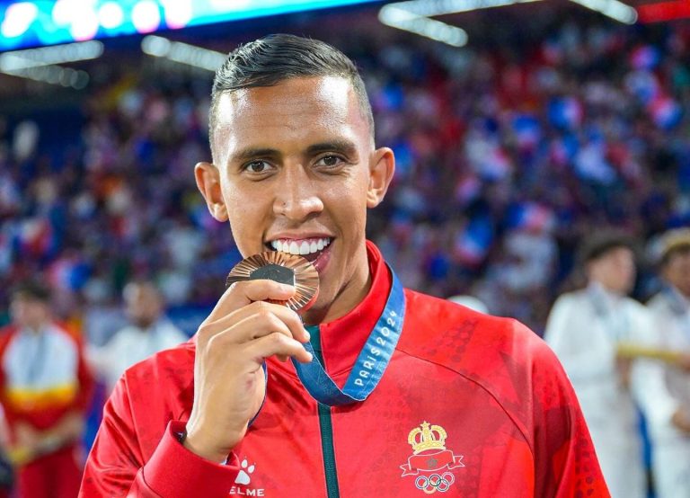 International praise for Moroccan Sofiane Rahimi (photos)