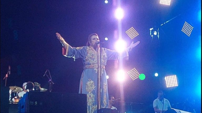 Najat Atabou ignites public enthusiasm at the Ifrane International Festival