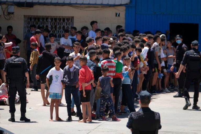 Occupied Ceuta authorities decide to welcome minors who passed through the former military hospital