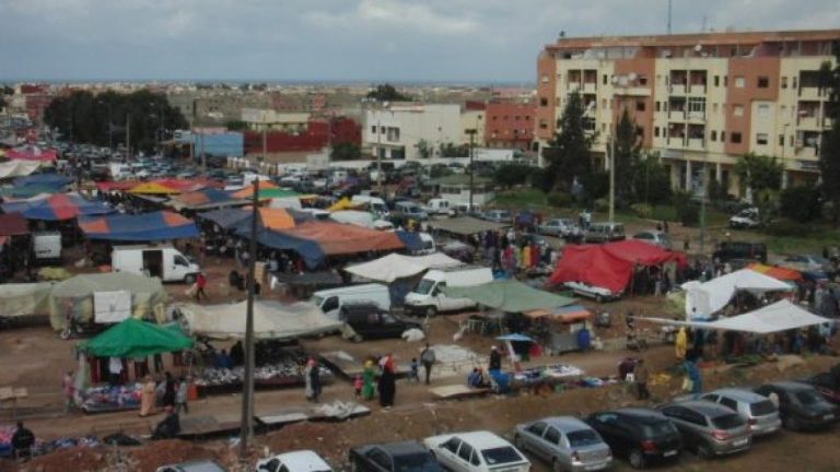 Residents of Louziyeh complain about weekly market being held in residential areas