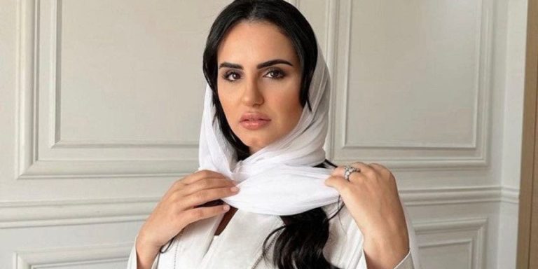 Widad Al-Munaie recounts the details of his experience with speech loss