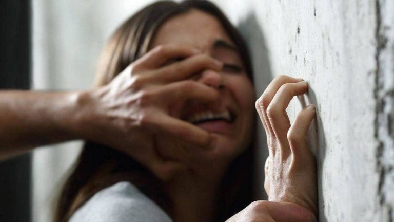 Arrest of a person who deceived a minor and violated her honor in Al-Bayda