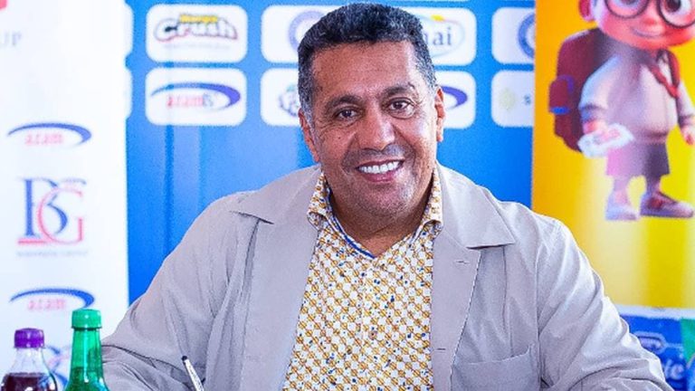 Azzam Al-Tanzanian announces contract with coach Rachid Al-Taousi