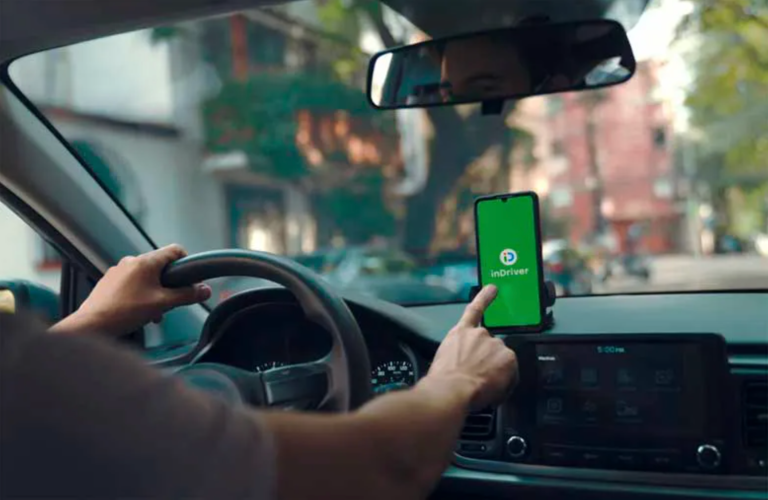 Booking a car using the “AndDrive” application and having its driver hired by General Statistics