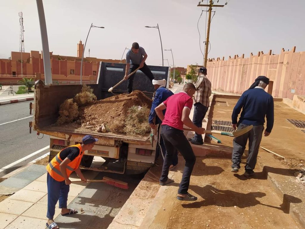 Bouarfa.. Cleaning the entrance to the city after torrential rains