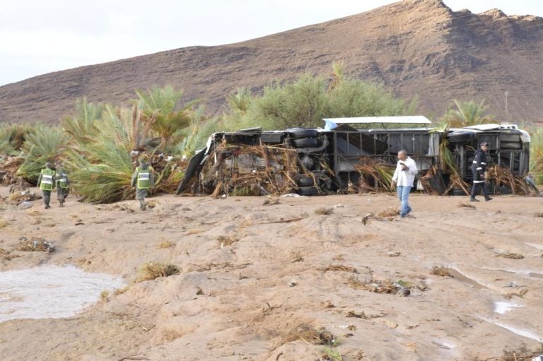 Floods in Tata… Rescue teams and residents continue their efforts to search for the missing