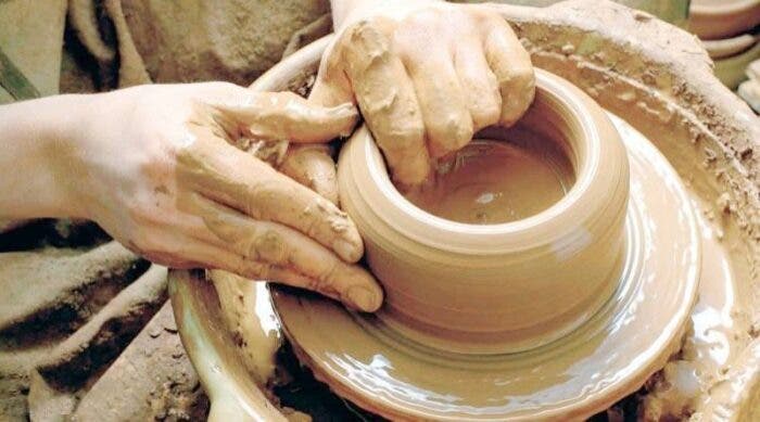 En présence du représentant de l'UNESCO, un programme de formation à l'art de la céramique de Meknasi a été lancé
