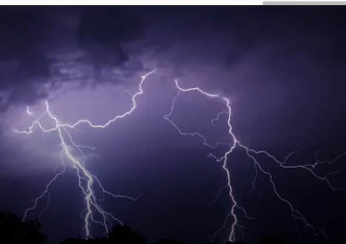 Lightning Strike Kills Student, Injures Another in Chefchaouen Province