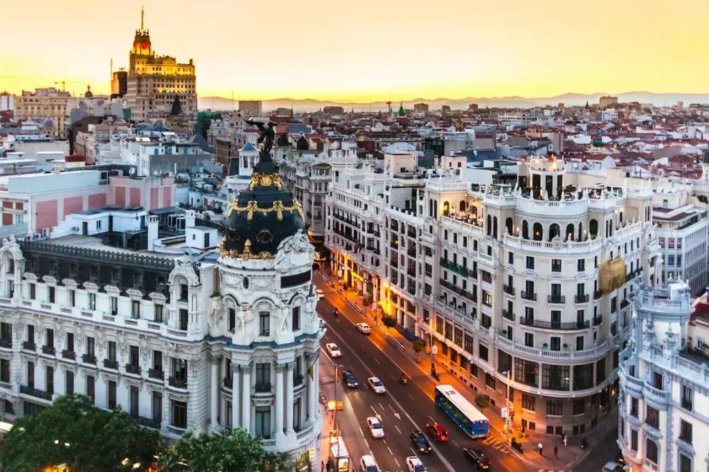 Moroccans are among the first foreigners to invest in real estate in Spain