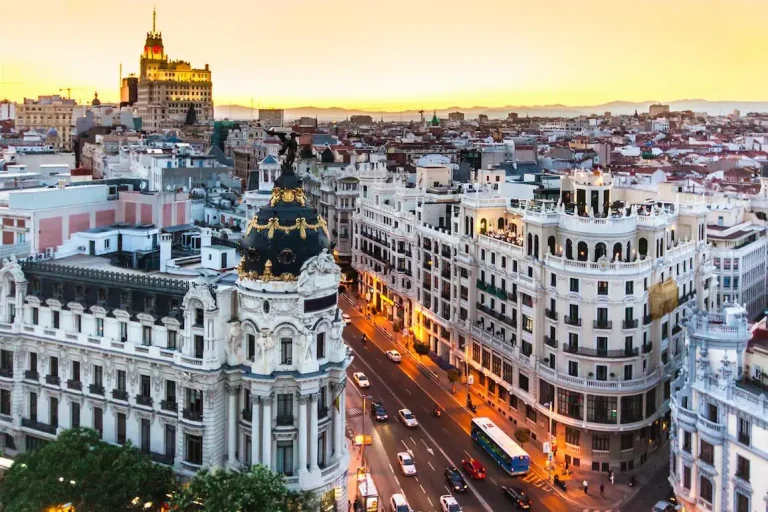 Moroccans are among the first foreigners to invest in real estate in Spain