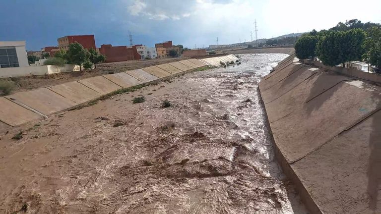 Oujda.. Heavy storms flood some neighborhoods