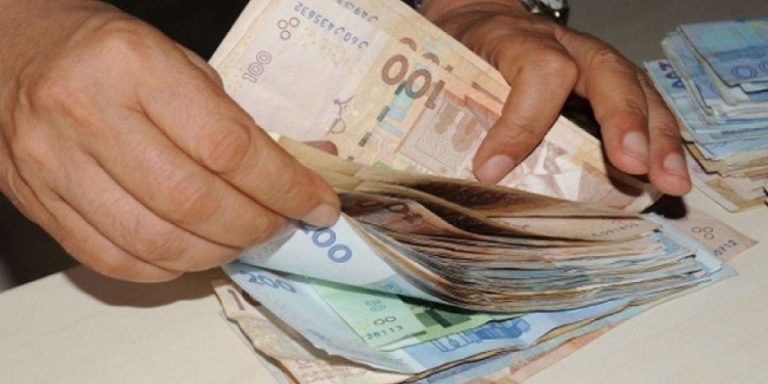 Residents of earthquake-hit areas receive final monthly aid payment