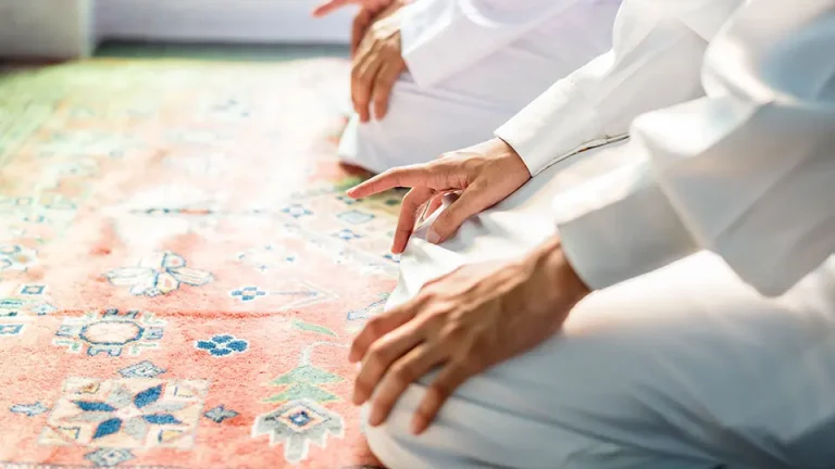 'Return to Pray' Activists Launch Campaign to Encourage Moroccans to Pray Regularly