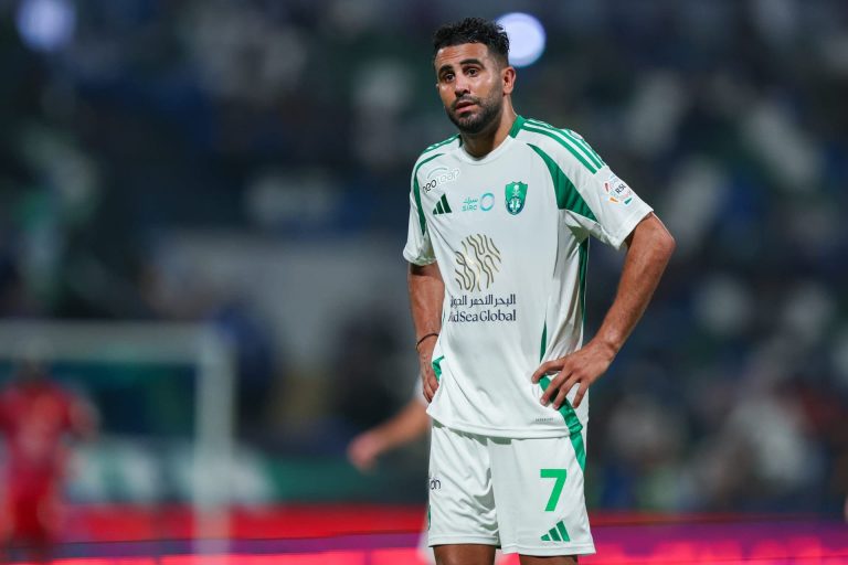 Saudi legends attack Algerian Riyad Mahrez (video)