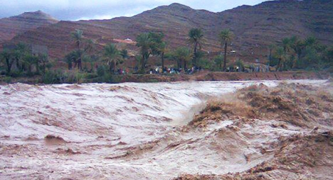 Les autorités de Tata évacuent les habitants en raison de la forte charge à Wadi Asif