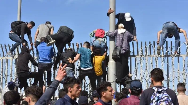 To destabilize… Algerian pages call for mass migration to Ceuta