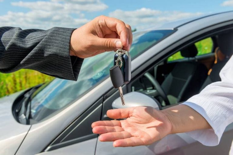 With fake identities… car rental agencies are being robbed