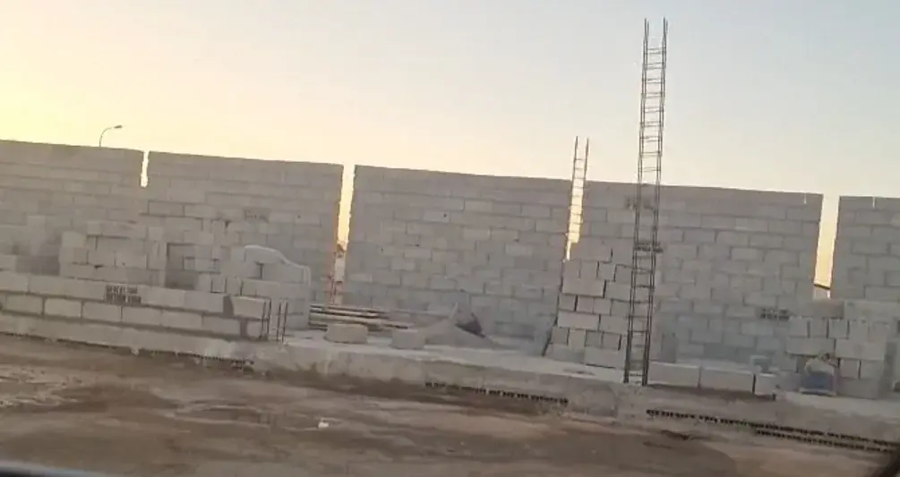 A human rights association denounces illegal construction on Arkaman beach in Nador