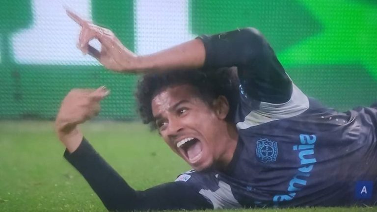 Amin Adly suffers serious injury against Brest in the Champions League