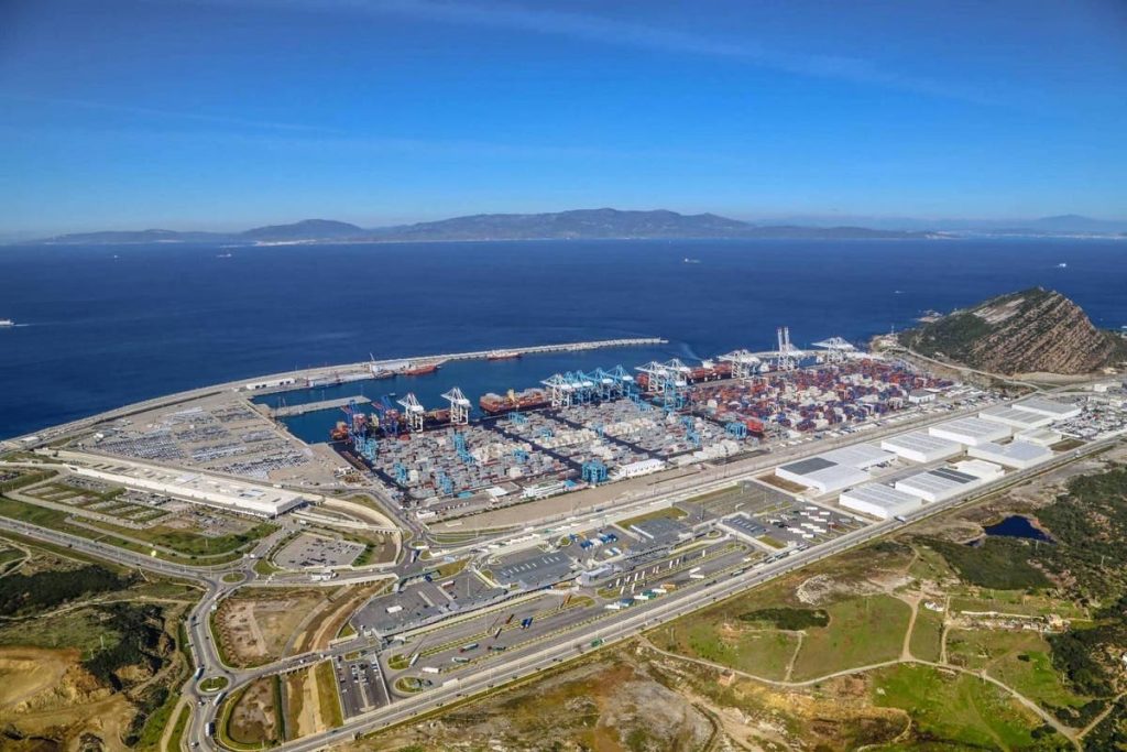 Create a vast project to connect the new port of Nador to the railway network