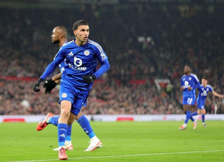 Despite the defeat…a good performance and an excellent goal from Bilal Al-Khanous against Manchester United (photos)