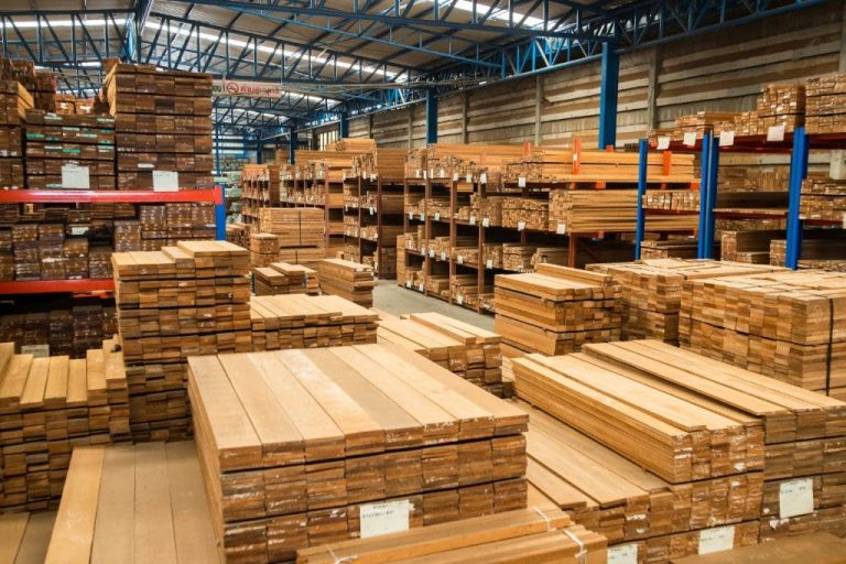 Finance law: government imposes 12 percent tax on timber importers