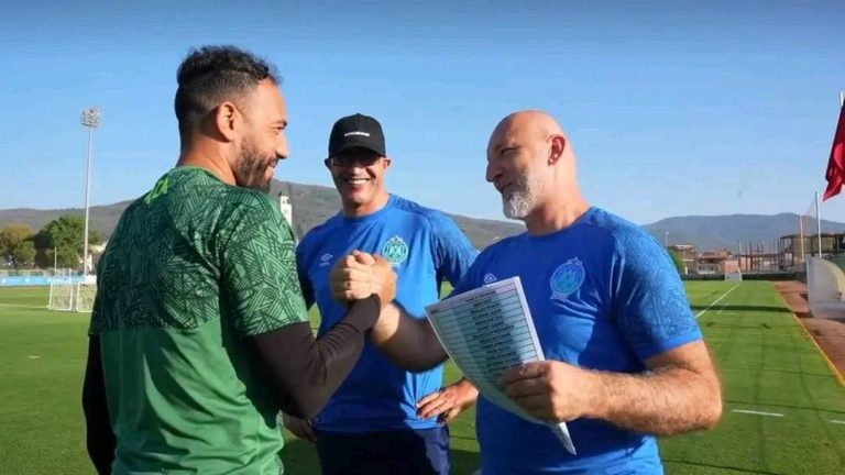 Guillotine of dismissal hit 4 foreign coaches after first 5 rounds of professional tournament