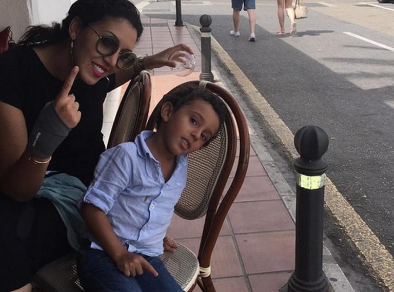 “He performed Umrah while he was in my womb, and he performed Umrah while he was young. » Asma Lamnwar performs Umrah rituals with her son (photo)